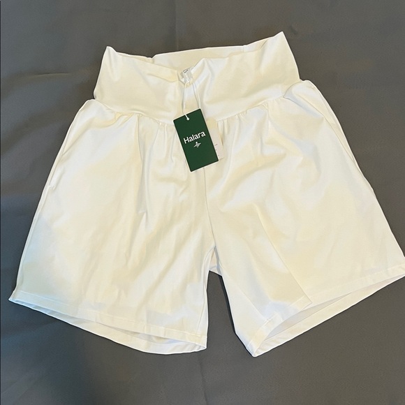 HALARA Women's White High-Waisted Shorts - Picture 1 of 3